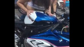 Donne In Moto Nude