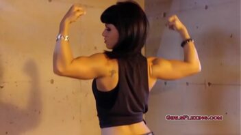 Female Muscle Com