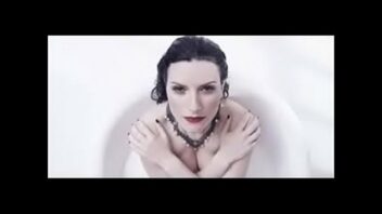 Laura Pausini Topless