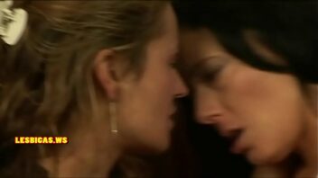 Lesbo Kissing