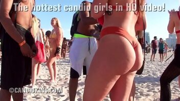 Video Sexy In Spiaggia