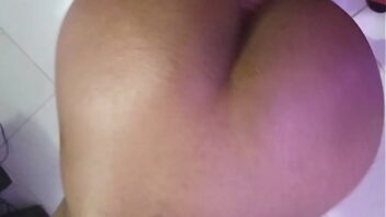 Leccare piedi alla mamma del migliore amico video porno